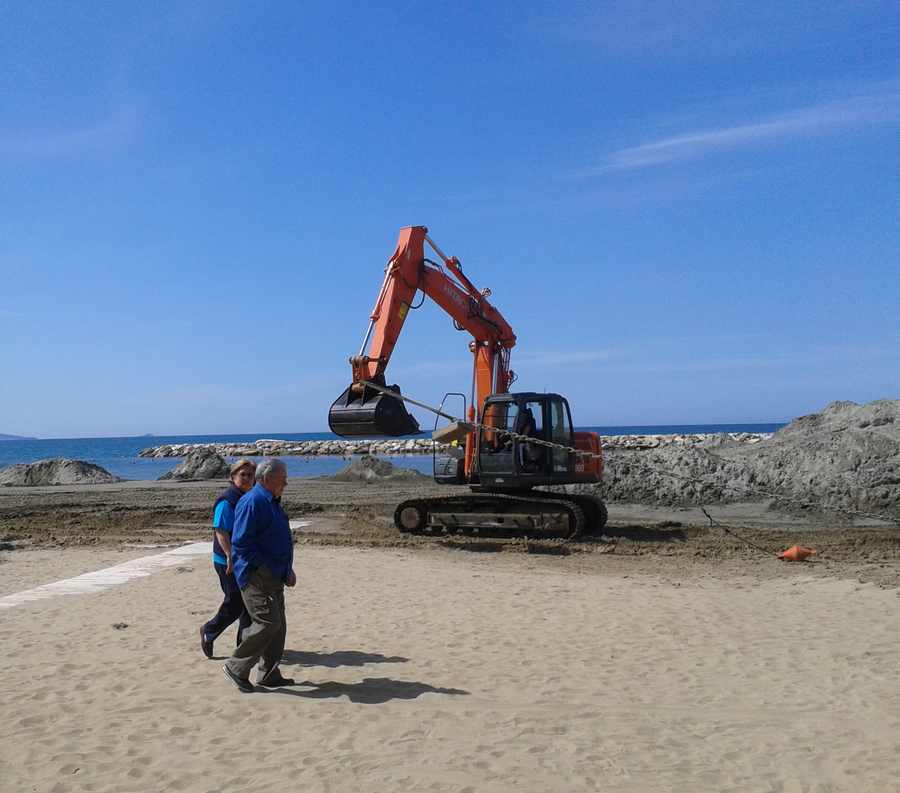 lavori spiaggia Levante
