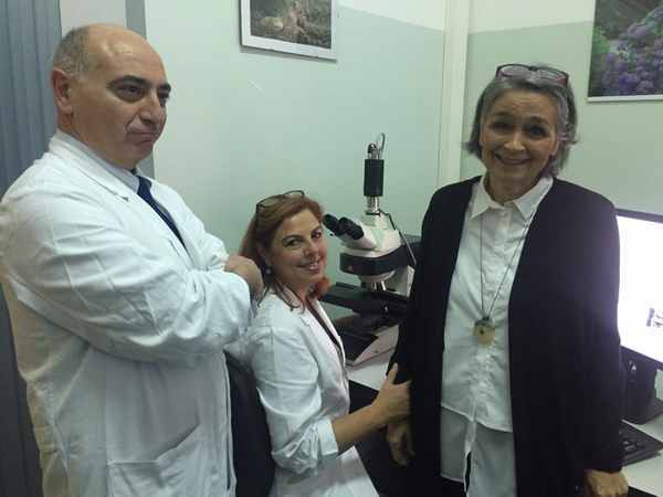 donazione microscopio comitato per la vita 2
