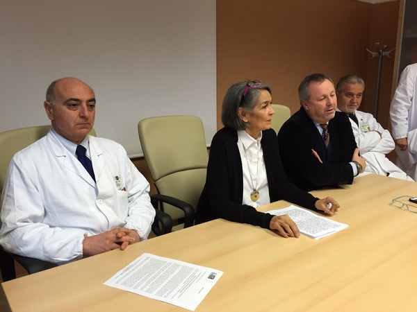 donazione microscopio comitato per la vita