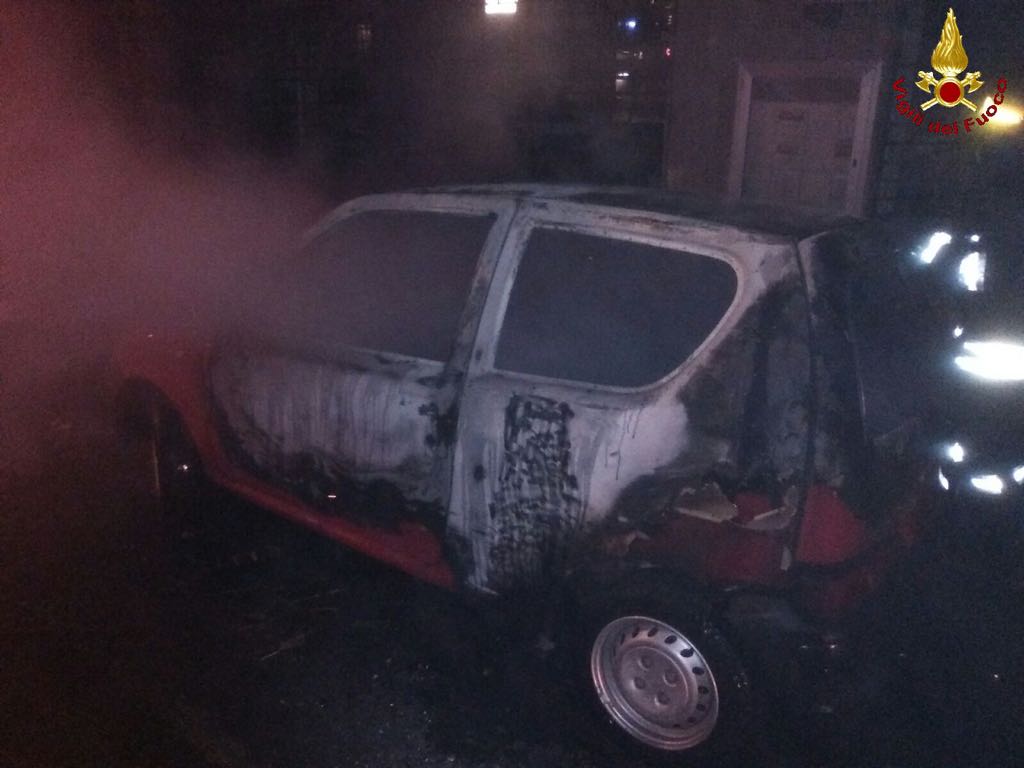 Auto bruciata Follonica 5