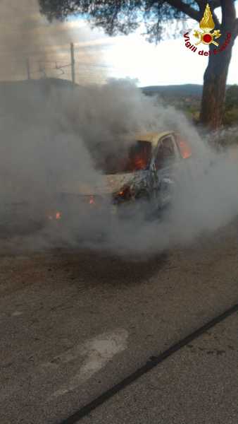 Incendio auto Fonteblanda 2