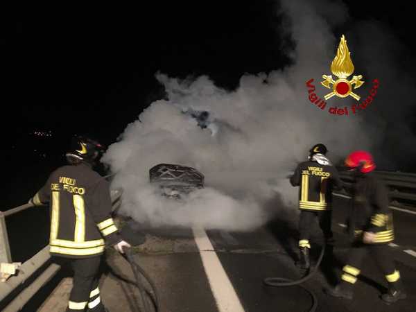 Incendio auto Gavorrano 5