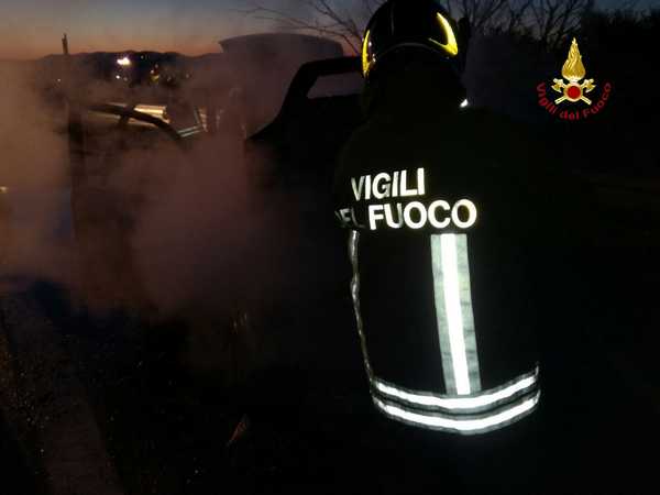 Incendio auto Montepescali 2