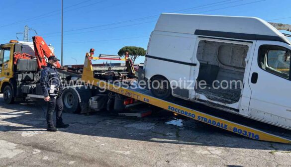 Rimozione auto via Smeraldo 5