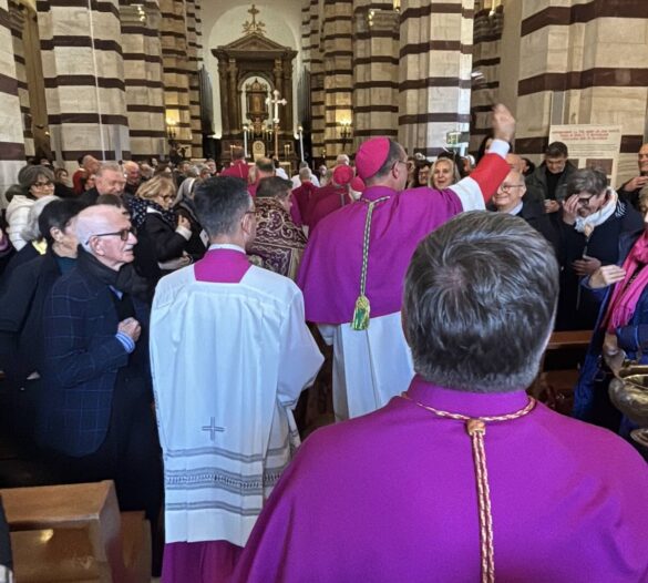 Vescovo in duomo 2